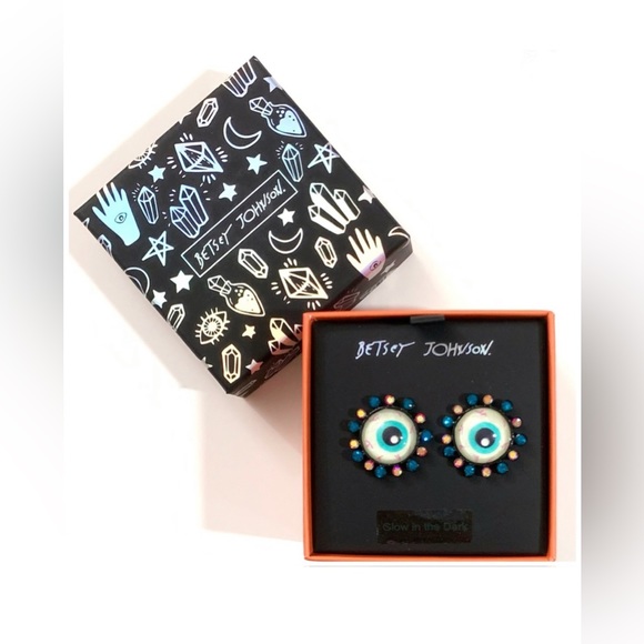 NWT ⚜️🧿⚜️ Betsey Johnson CREEP IT REAL Glow In The Dark Eyeball Stones Earrings - Picture 4 of 7